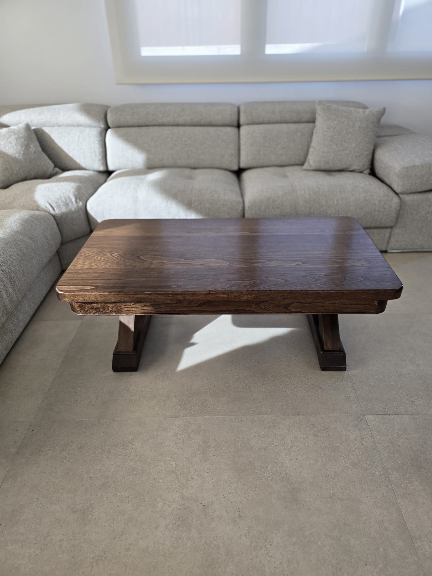 Mesa de centro de madera maciza para salón